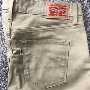 Levi’s 311 Shaping Skinny Jean